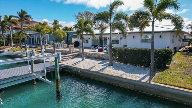 430 PALM ISLAND SE, Clearwater Beach, FL 33767