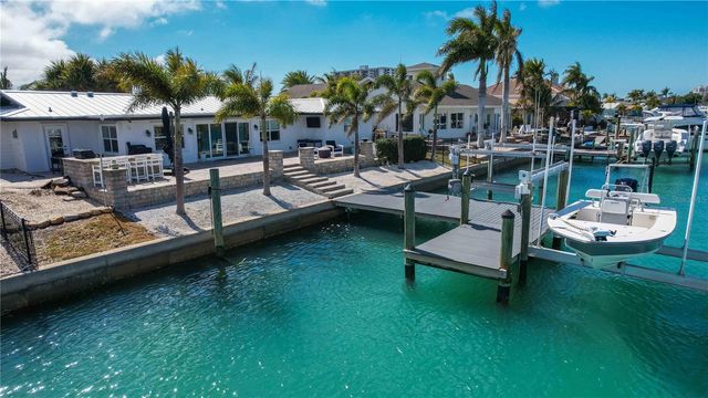 430 PALM ISLAND SE, Clearwater Beach, FL 33767