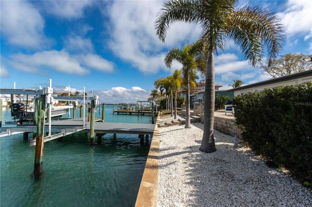 430 PALM ISLAND SE, Clearwater Beach, FL 33767