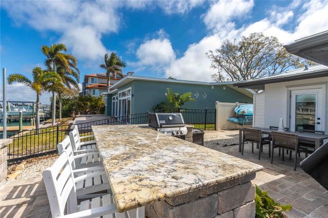 430 PALM ISLAND SE, Clearwater Beach, FL 33767