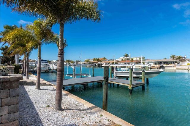 430 PALM ISLAND SE, Clearwater Beach, FL 33767