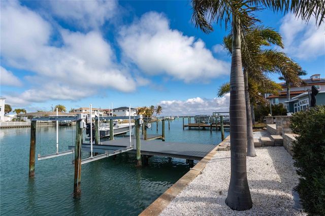 430 PALM ISLAND SE, Clearwater Beach, FL 33767