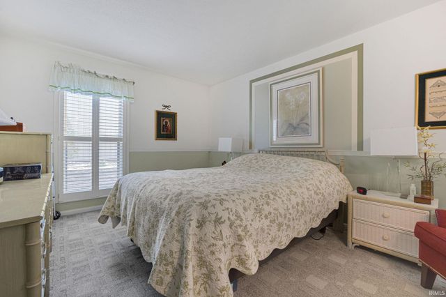 1935 New London Court, South Bend, IN 46637