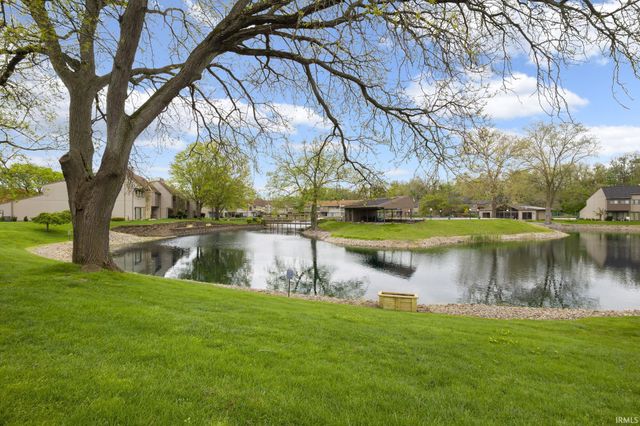 1935 New London Court, South Bend, IN 46637