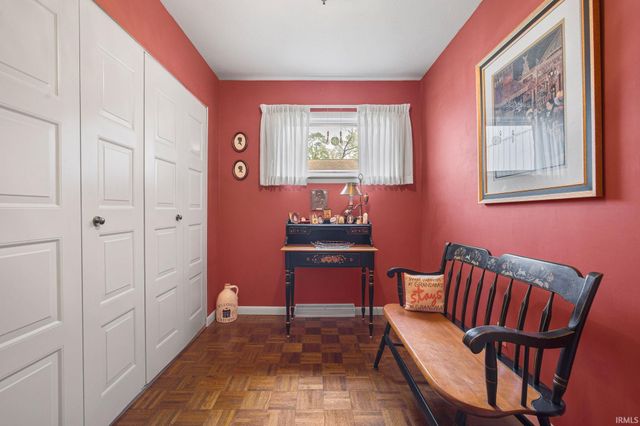 1935 New London Court, South Bend, IN 46637