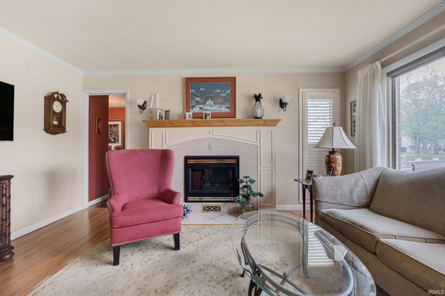 1935 New London Court, South Bend, IN 46637