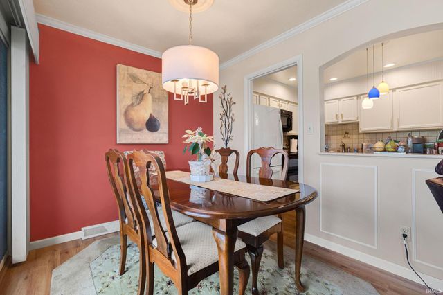 1935 New London Court, South Bend, IN 46637