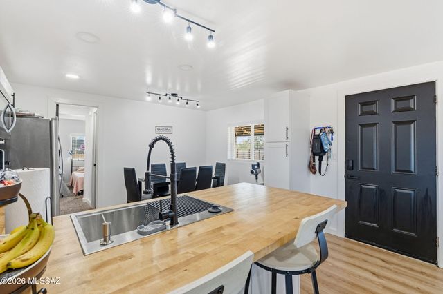 6737 S Fallon Place, Tucson, AZ 85757