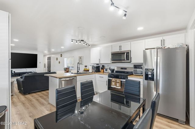 6737 S Fallon Place, Tucson, AZ 85757