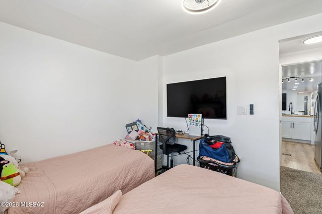 6737 S Fallon Place, Tucson, AZ 85757