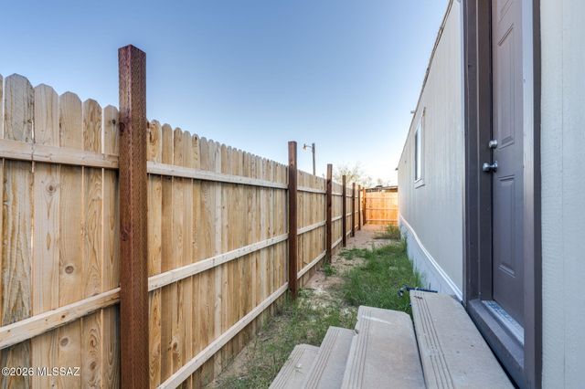 6737 S Fallon Place, Tucson, AZ 85757