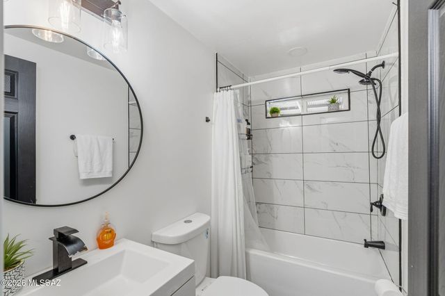 6737 S Fallon Place, Tucson, AZ 85757