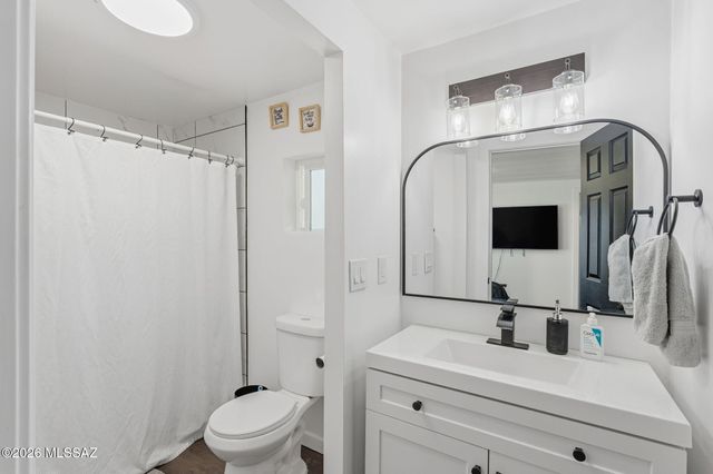 6737 S Fallon Place, Tucson, AZ 85757