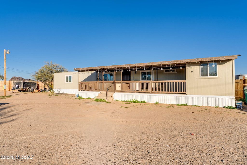 6737 S Fallon Place, Tucson, AZ 85757