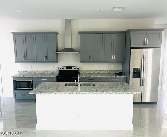 3673 62nd AVE NE, Naples, FL 34120