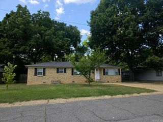 2106 Independence Avenue, Conway, AR 72034