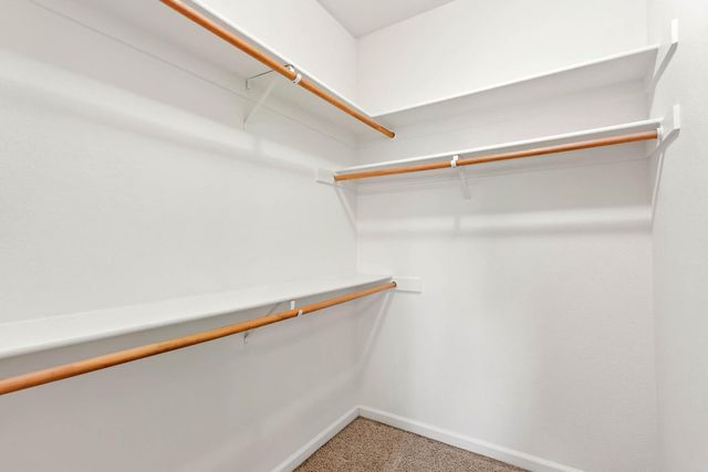 1232 Hollenbeck Ct, Oakdale, CA 95361