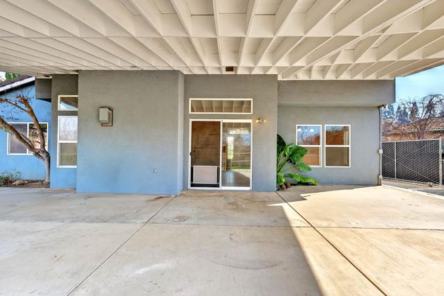 1232 Hollenbeck Ct, Oakdale, CA 95361