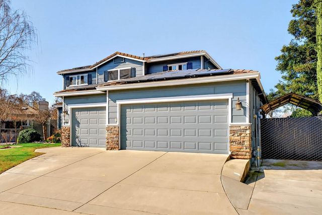 1232 Hollenbeck Ct, Oakdale, CA 95361