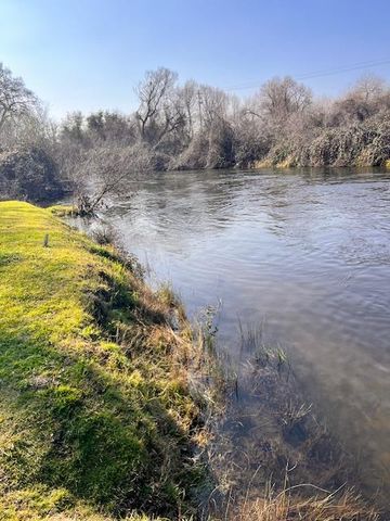 1232 Hollenbeck Ct, Oakdale, CA 95361