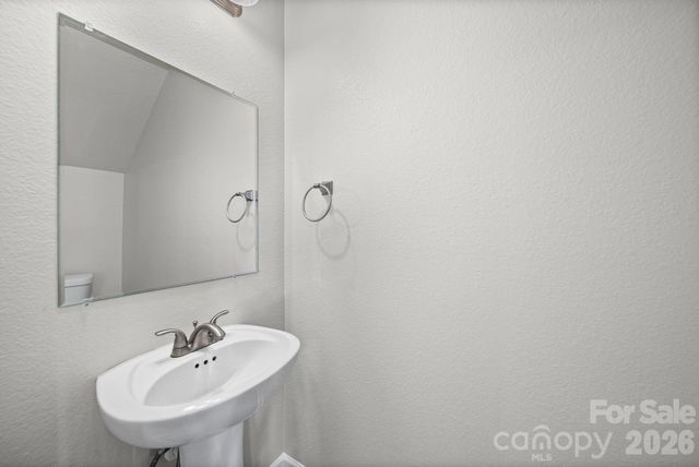 6013 Vista Woods Lane, Charlotte, NC 28215