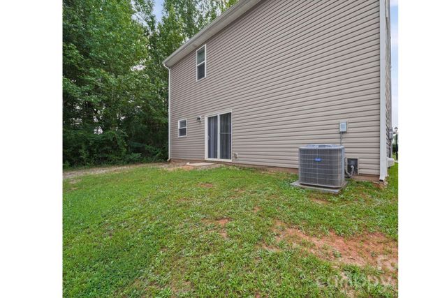 6013 Vista Woods Lane, Charlotte, NC 28215