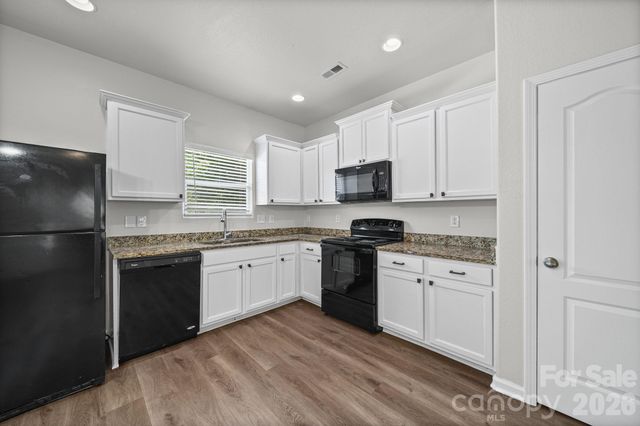 6013 Vista Woods Lane, Charlotte, NC 28215