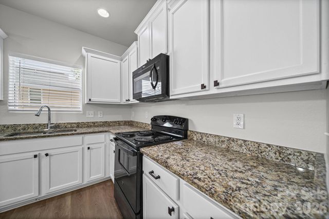 6013 Vista Woods Lane, Charlotte, NC 28215