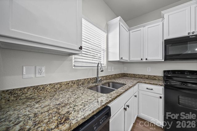 6013 Vista Woods Lane, Charlotte, NC 28215