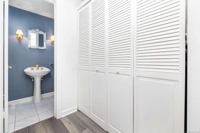 41 Soby Drive, West Hartford, CT 06107