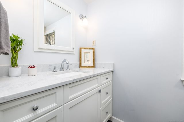 41 Soby Drive, West Hartford, CT 06107