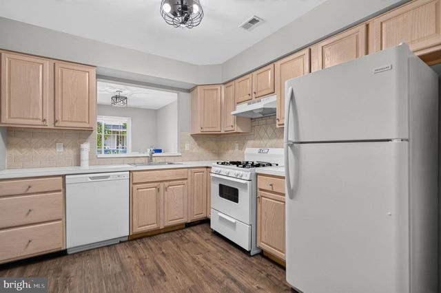 6207 COVENTRY WAY, Mount Laurel, NJ 08054