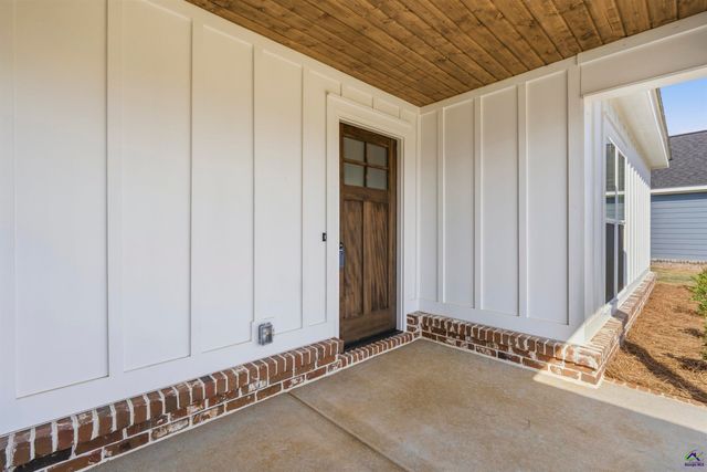 203 Sugar Creek Trail, Perry, GA 31069