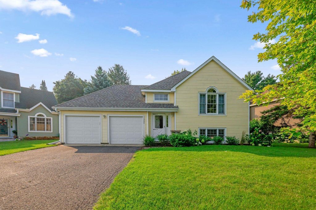 11266 50th Place N, Plymouth, MN 55442