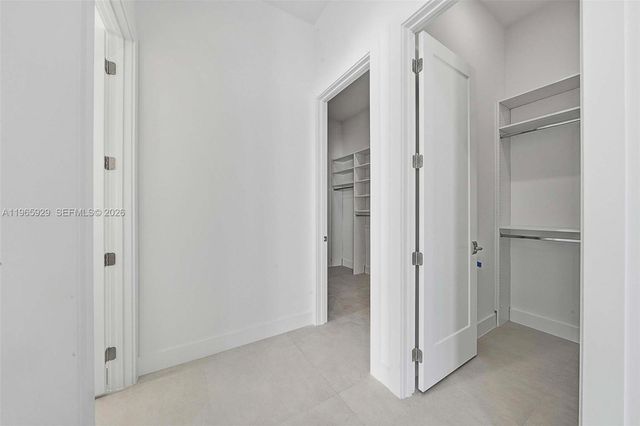 5718 Ashwood Cir W, Hollywood, FL 33312