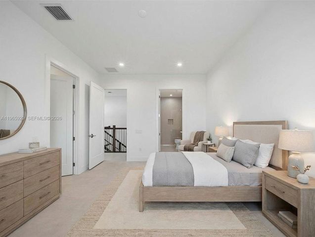 5718 Ashwood Cir W, Hollywood, FL 33312