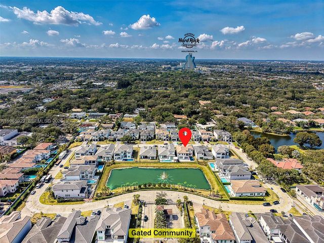 5718 Ashwood Cir W, Hollywood, FL 33312