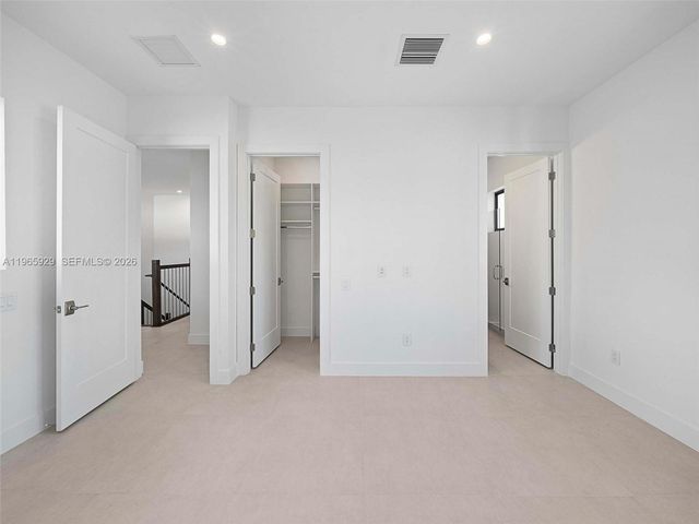 5718 Ashwood Cir W, Hollywood, FL 33312