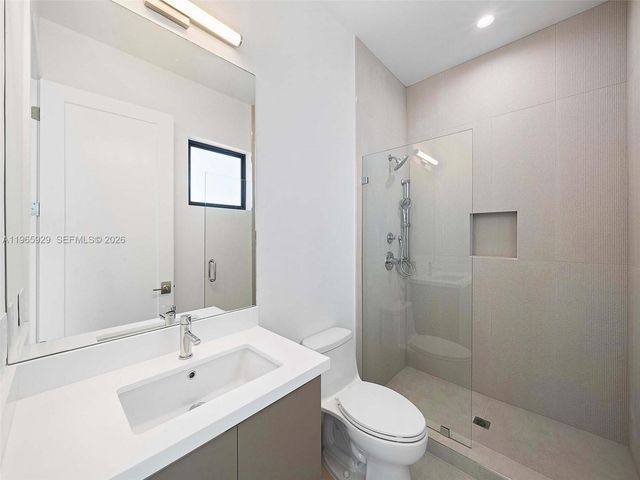 5718 Ashwood Cir W, Hollywood, FL 33312