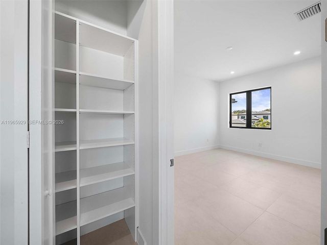 5718 Ashwood Cir W, Hollywood, FL 33312