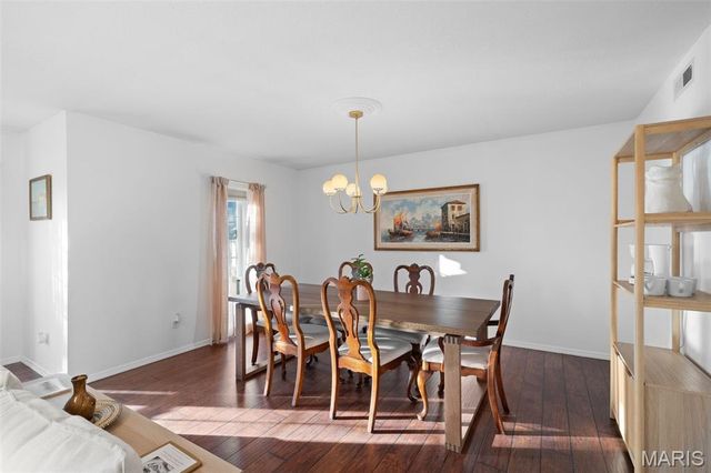 917 Claytonbrook Drive 3, Ballwin, MO 63011