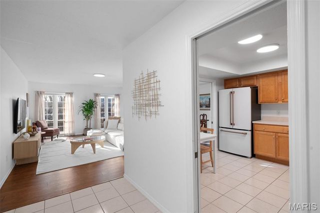 917 Claytonbrook Drive 3, Ballwin, MO 63011