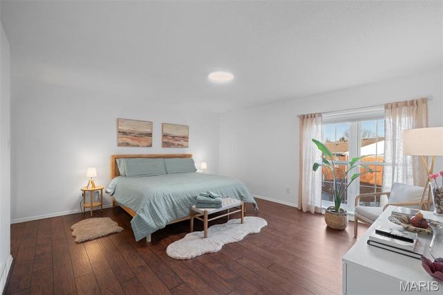 917 Claytonbrook Drive 3, Ballwin, MO 63011