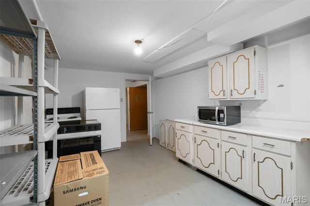 917 Claytonbrook Drive 3, Ballwin, MO 63011