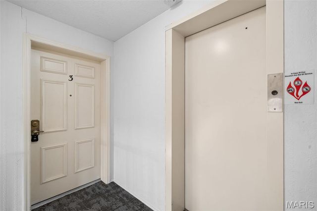 917 Claytonbrook Drive 3, Ballwin, MO 63011