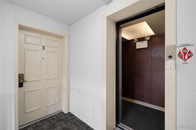 917 Claytonbrook Drive 3, Ballwin, MO 63011