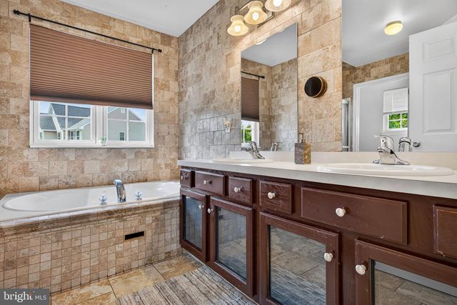 15 JASMINE WAY, Sewell, NJ 08080