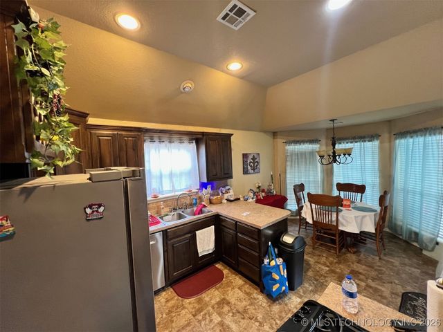 15616 S Birch Avenue, Glenpool, OK 74033