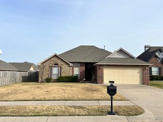 15616 S Birch Avenue, Glenpool, OK 74033
