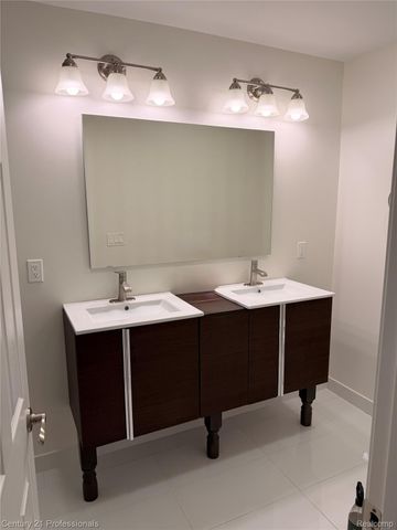 8526 Hampshire Drive, Sterling Heights, MI 48313